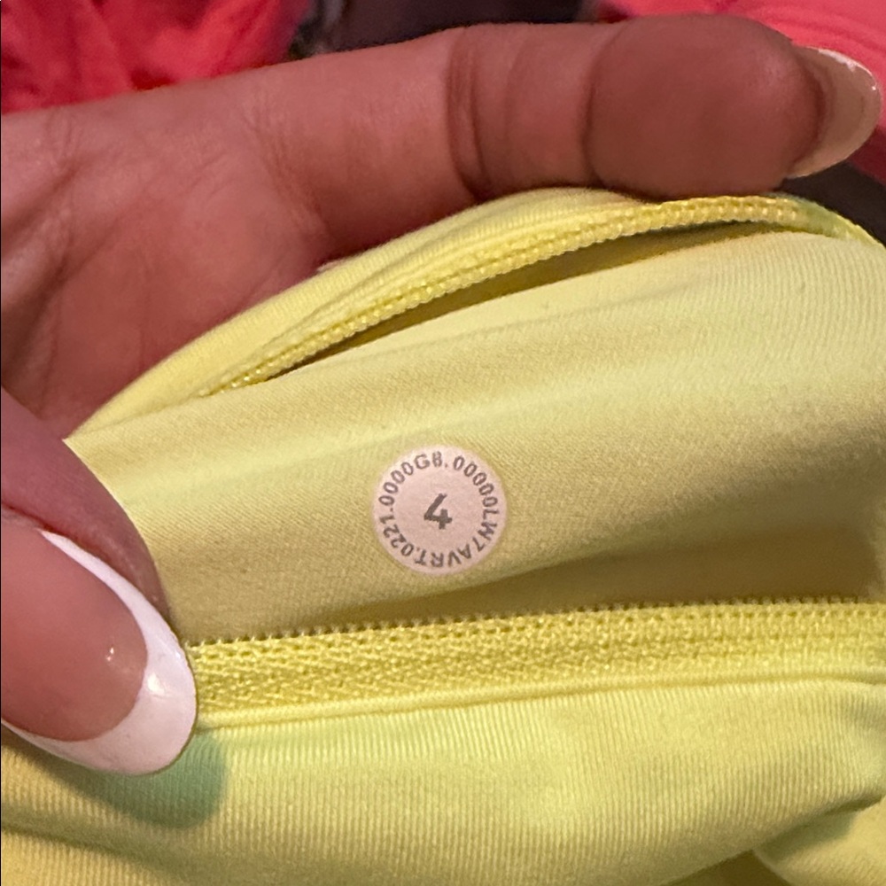 lululemon speed ups Mid rise 4” inseam highlighter yellow size 4 - Picture 6 of 8